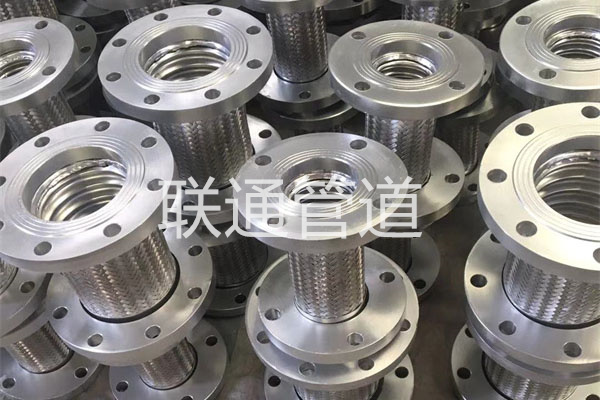 金属补偿器