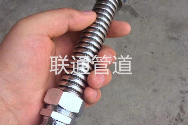 焊接补偿器