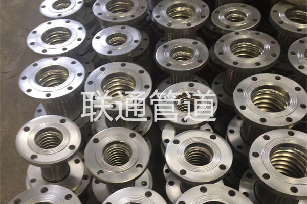 金属补偿器