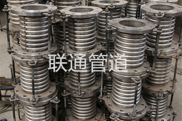 给水管道伸缩补偿器