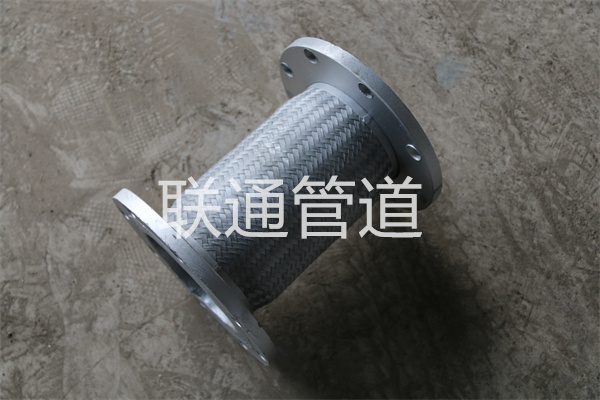 蒸汽管道补偿器安装详图